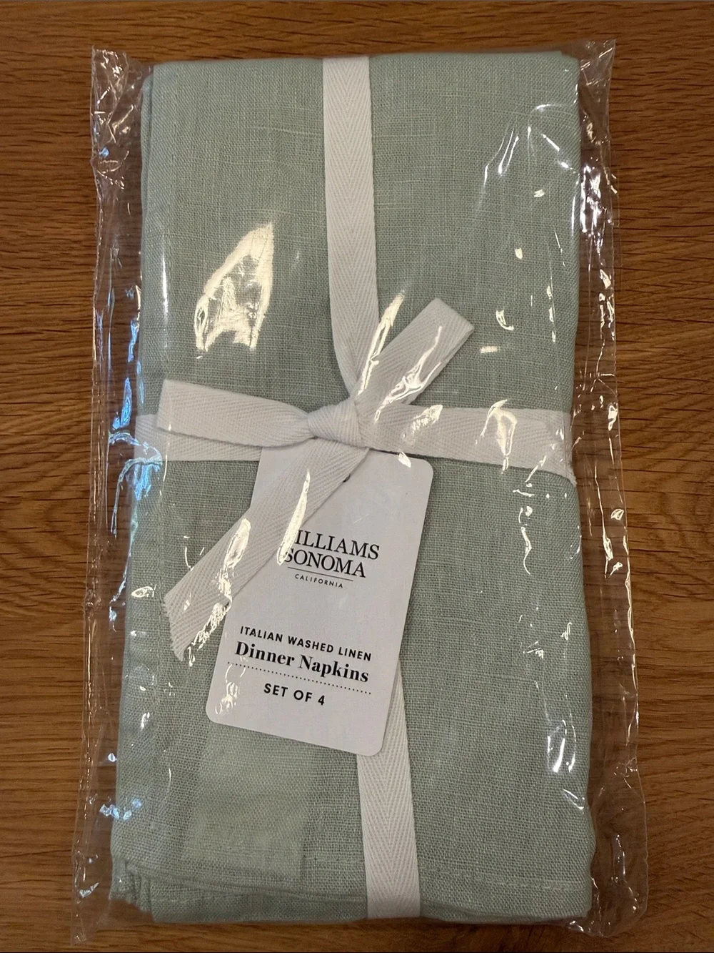 Williams Sonoma Italian Linen Dinner Napkins Set of 4 in Seafoam Sage NWT